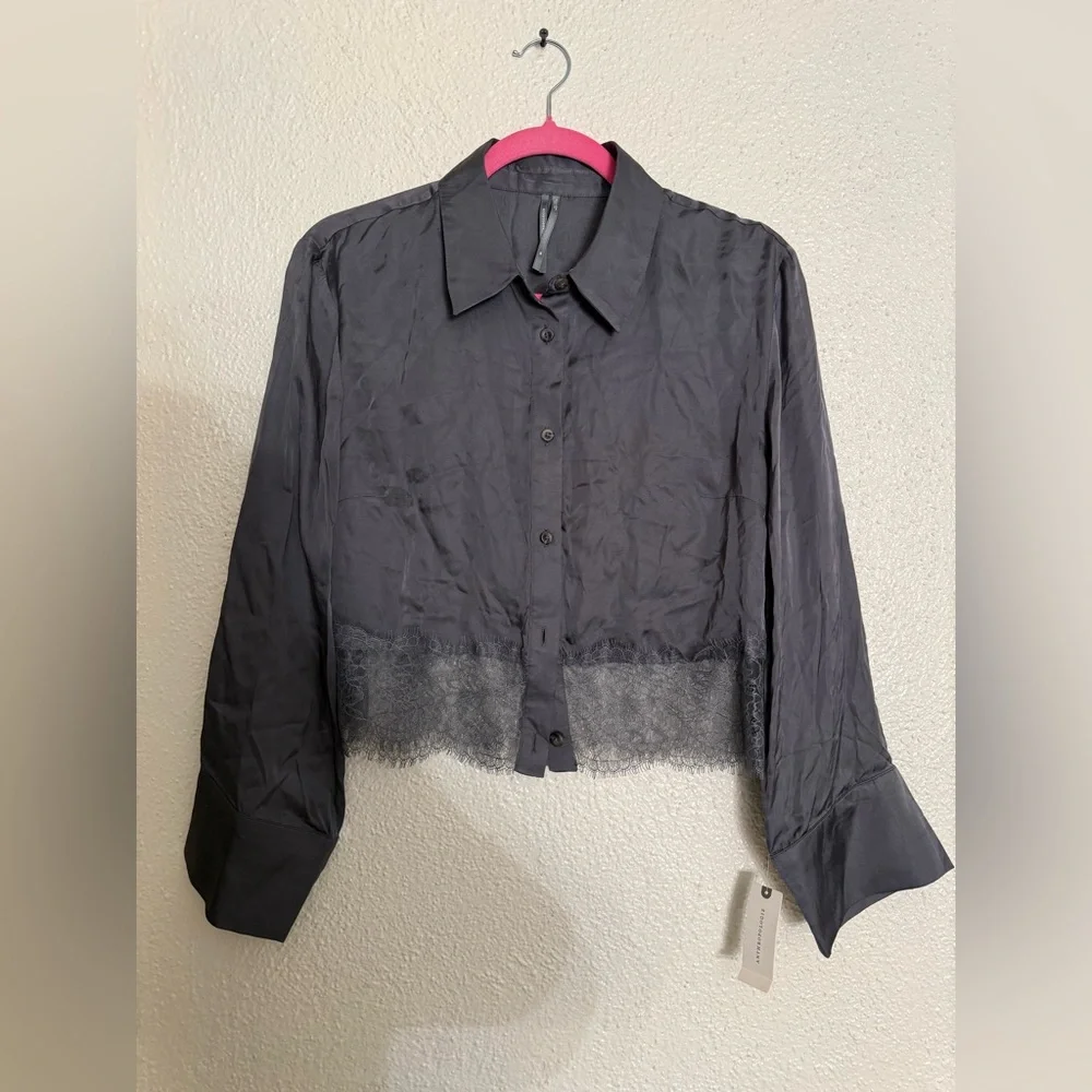 By Anthropologie Cropped Lace Pajama Top in carbon color gray size XS NWT